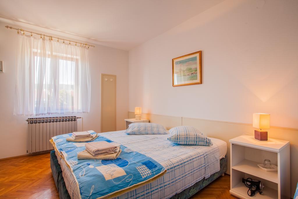 Rooms Kucic Cres Exterior photo