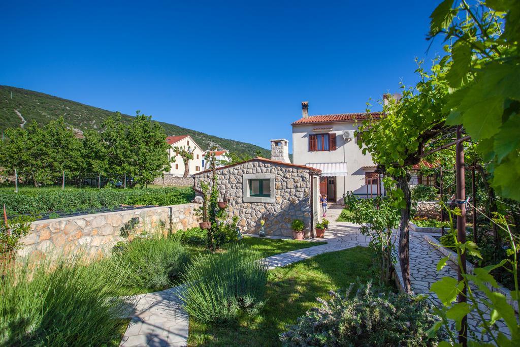 Rooms Kucic Cres Exterior photo