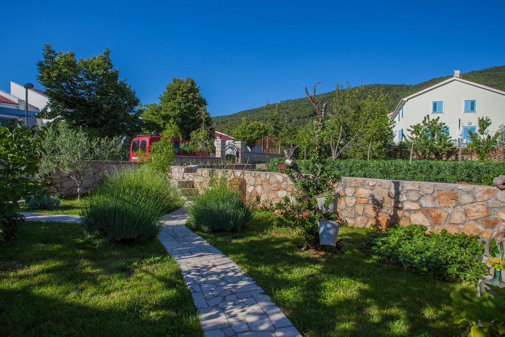 Rooms Kucic Cres Exterior photo