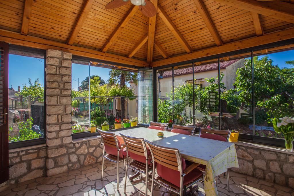 Rooms Kucic Cres Exterior photo