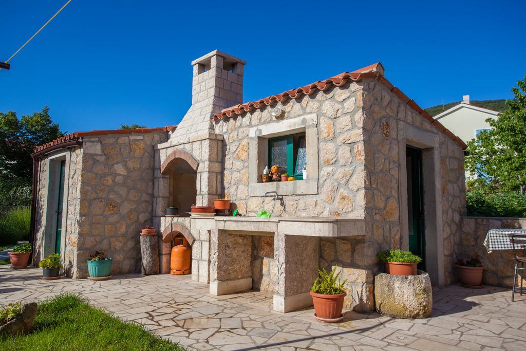 Rooms Kucic Cres Exterior photo