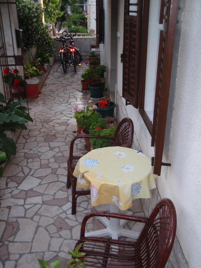 Rooms Kucic Cres Exterior photo